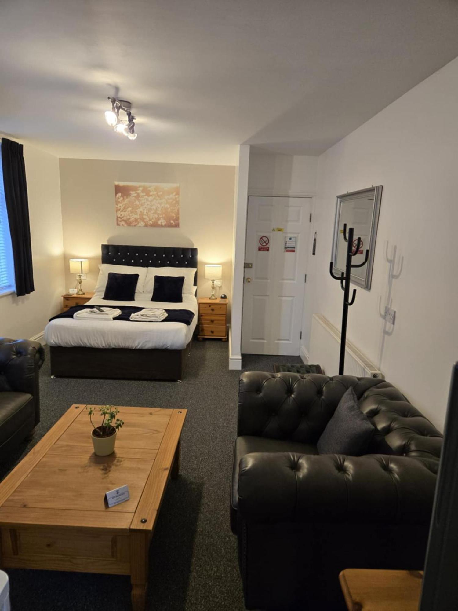 Q - Accommodation Blackpool Bagian luar foto