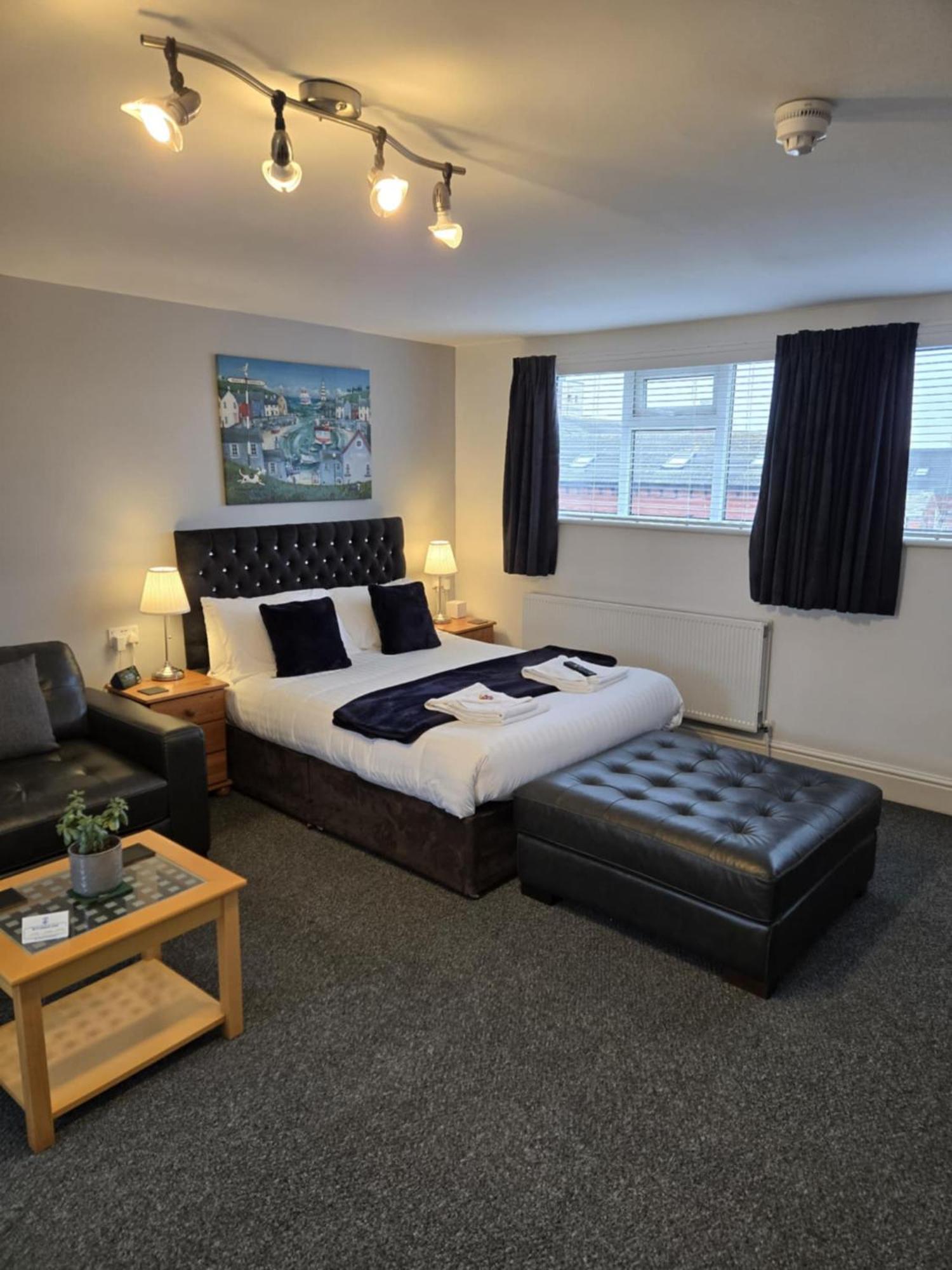 Q - Accommodation Blackpool Bagian luar foto