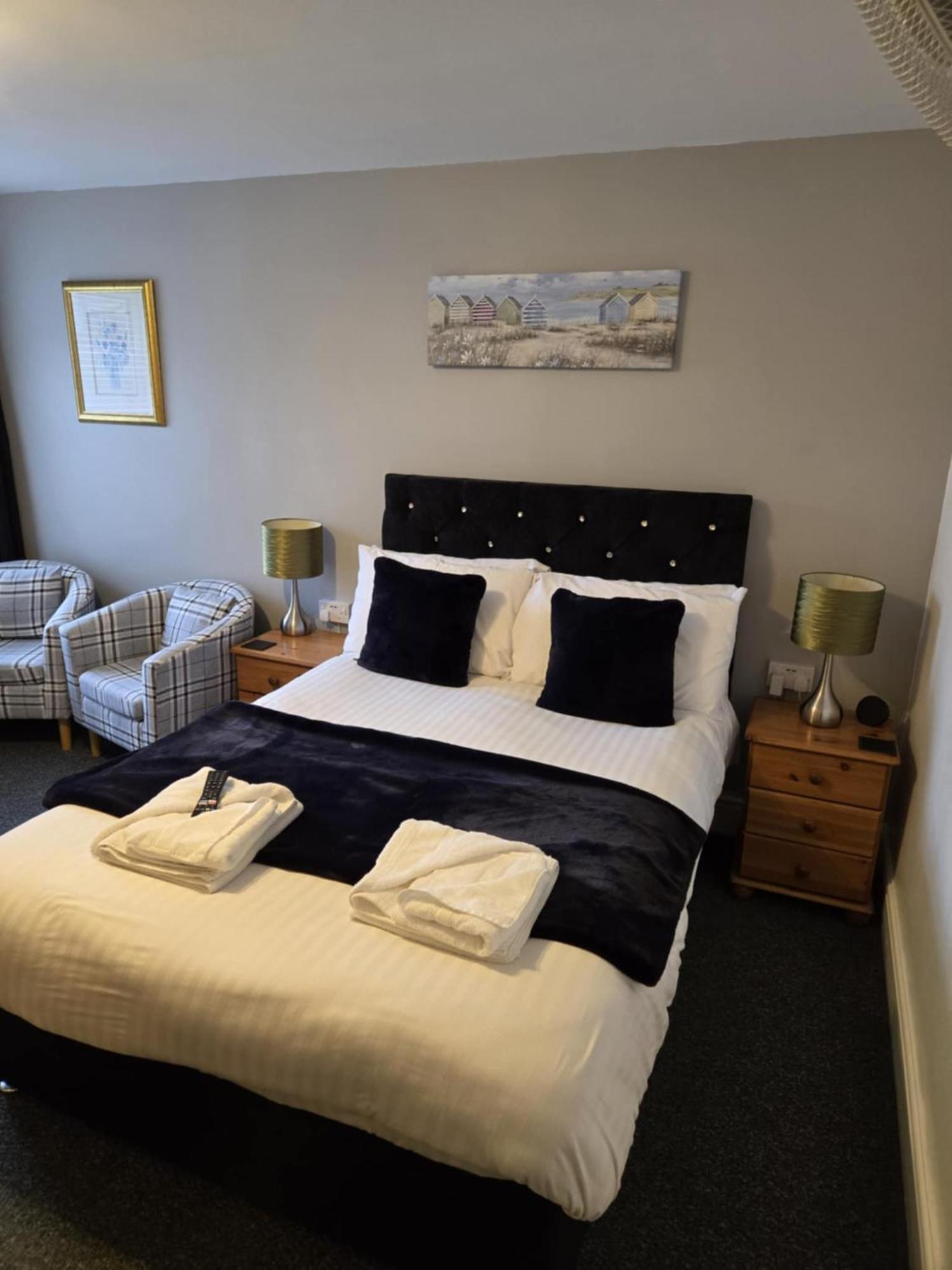 Q - Accommodation Blackpool Bagian luar foto